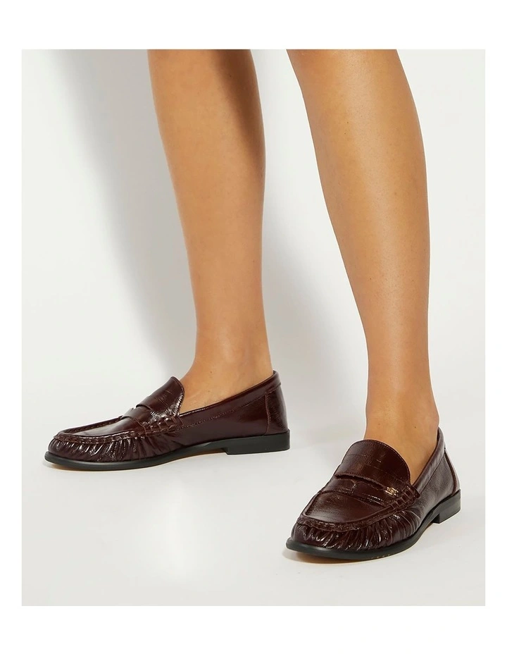 Grisella Flat in Burgundy image 2