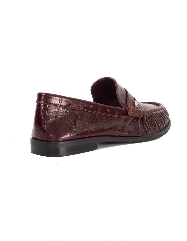 Grisella Flat in Burgundy image 5