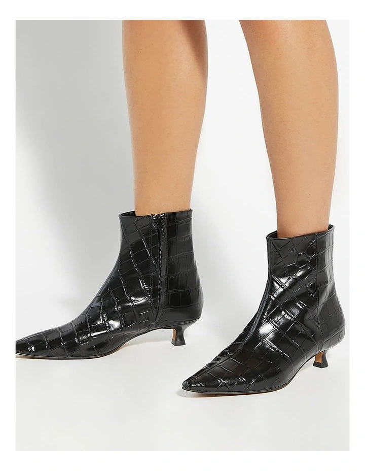Odore Chisel Toe Ankle Boot in Black image 2