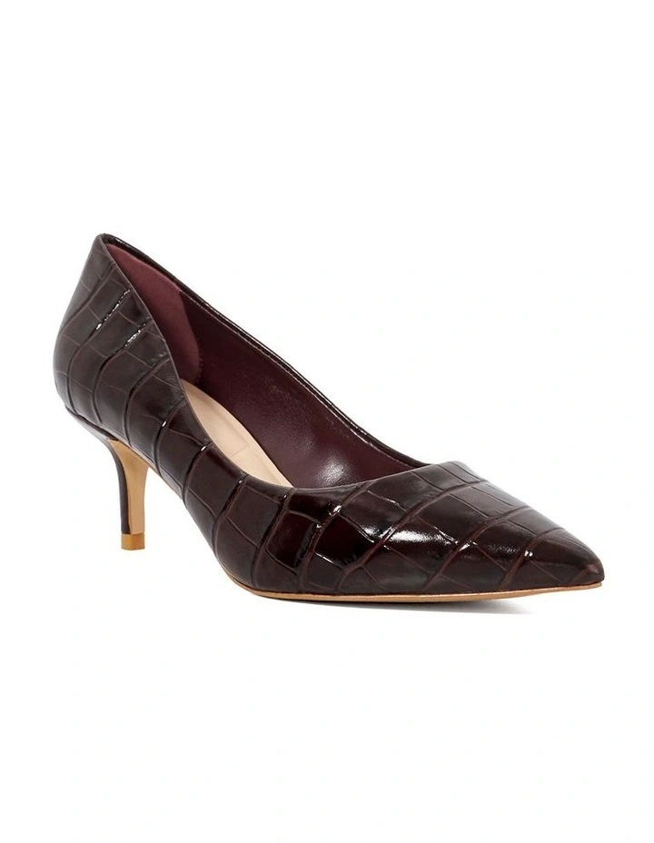 Arianna Pump in Burgundy image 2
