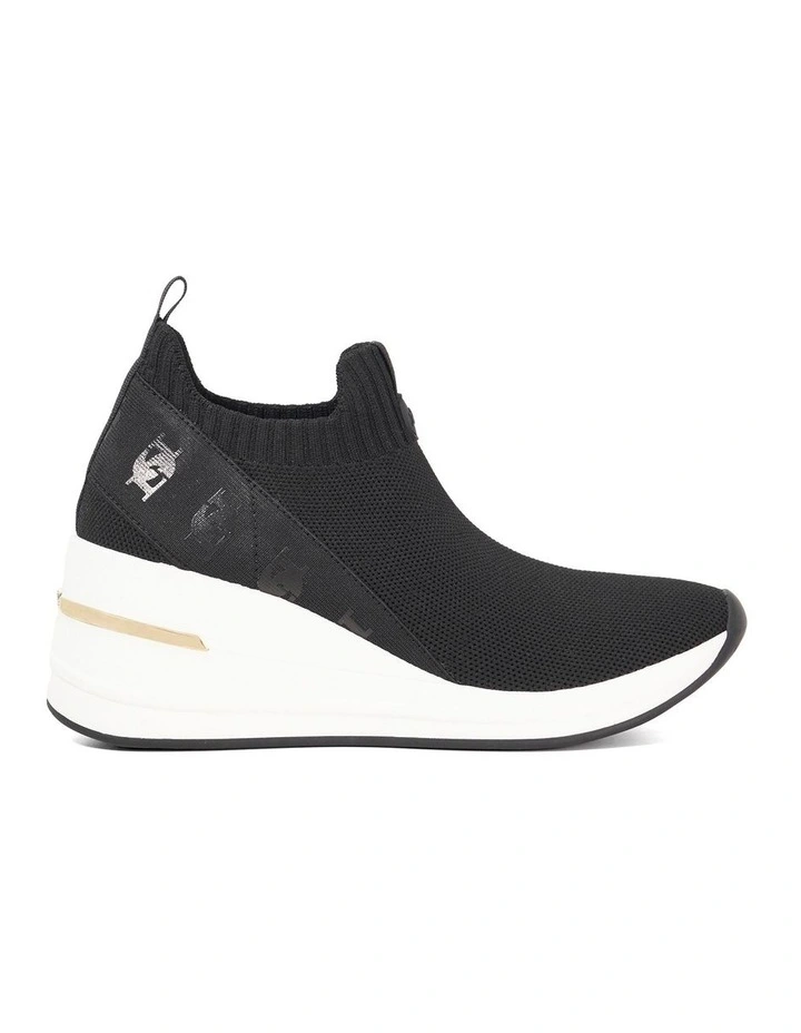 Elevates Knit Runner in Black and White image 1