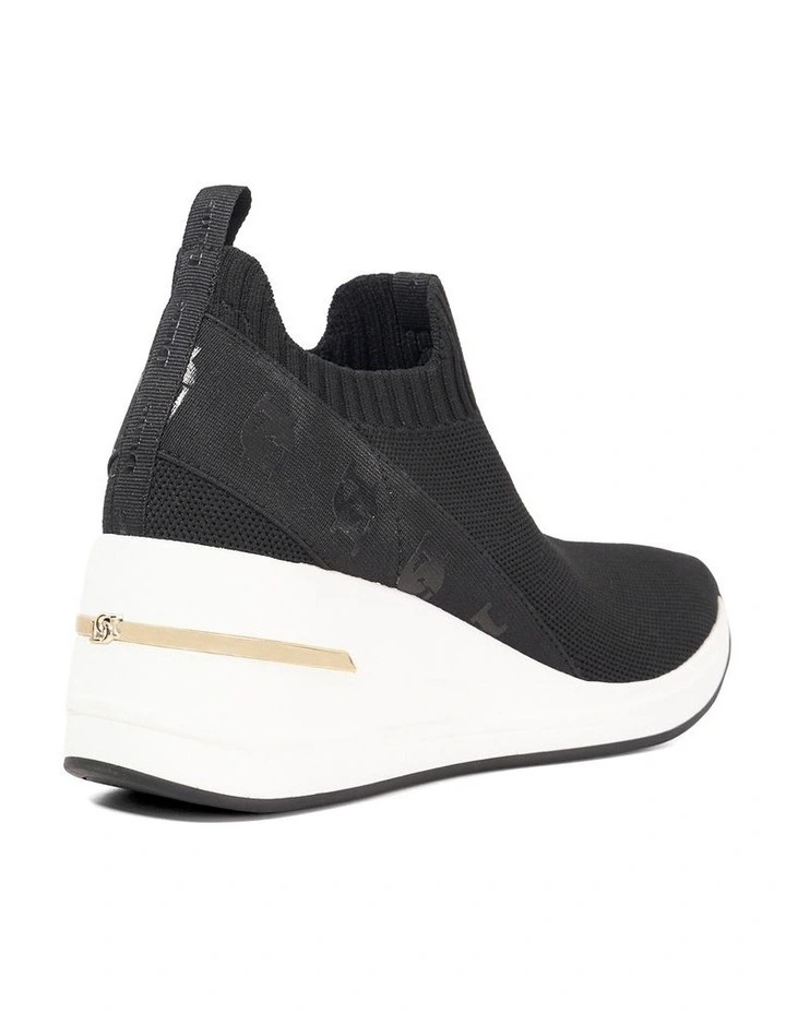 Elevates Knit Runner in Black and White image 4