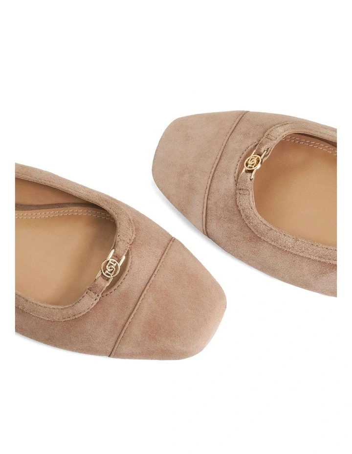 Hanna Slingback Flat In Caramel image 6