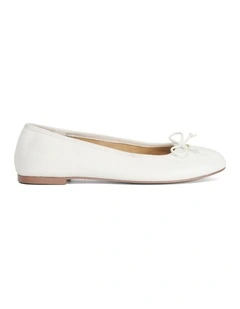 Helenne Ballet Flat In Cream