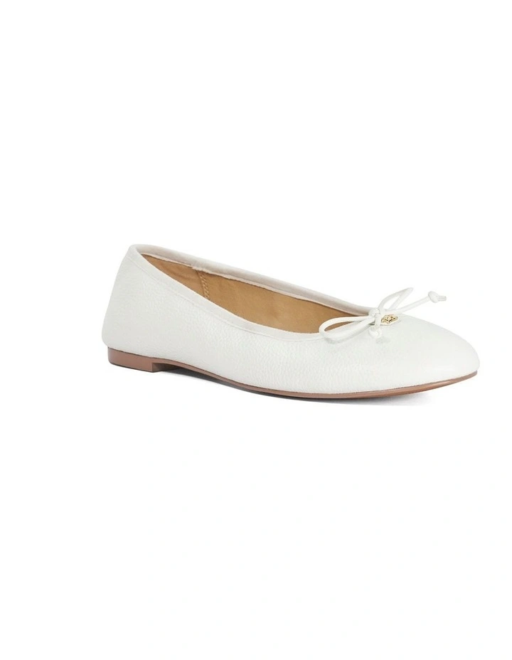 Helenne Ballet Flat In Cream image 3