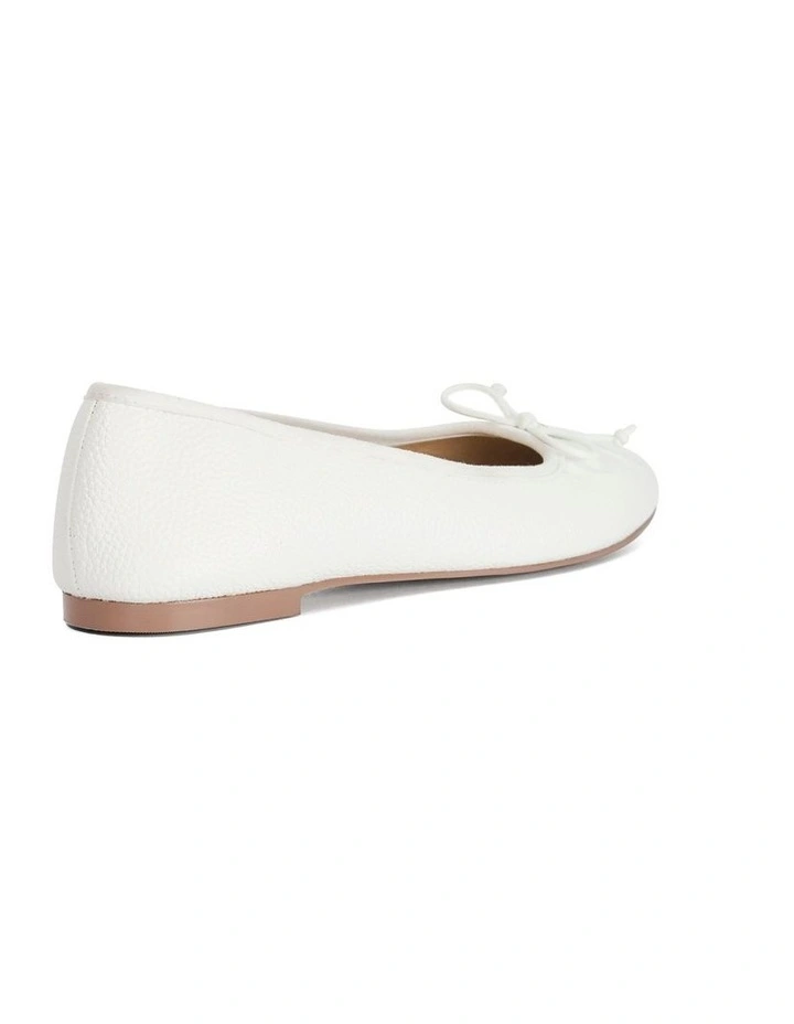Helenne Ballet Flat In Cream image 5