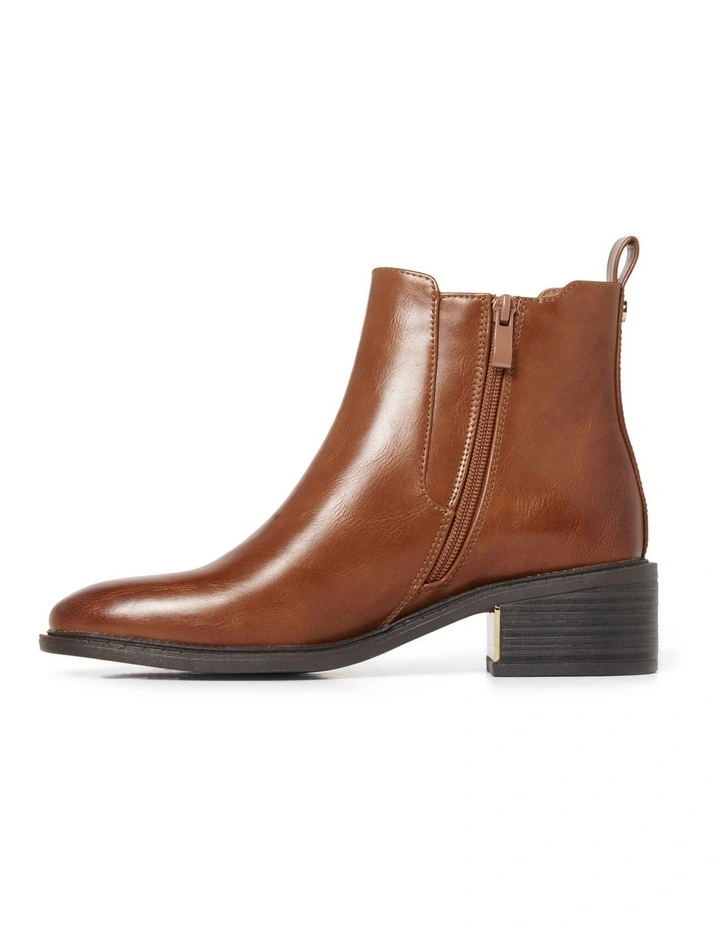 Kayla Chelsea Boots in Brown image 3