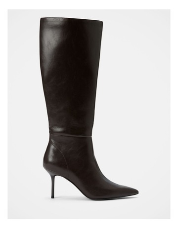 CHOCOLATE BROWN colour