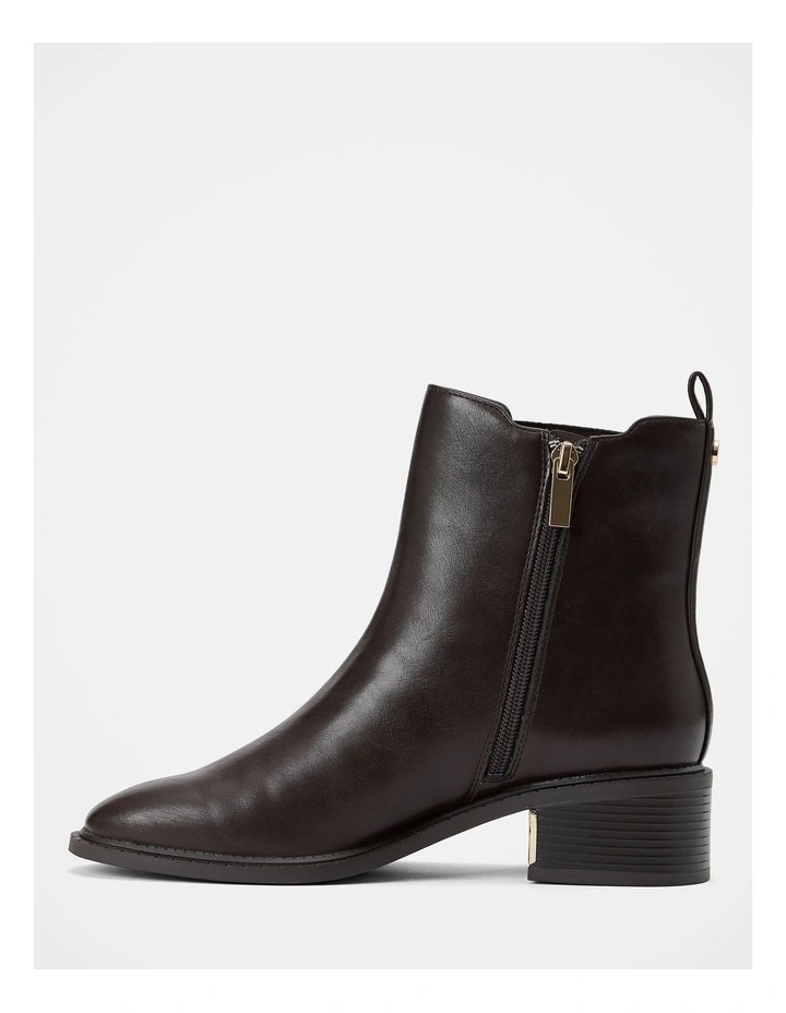 Imogen Chelsea Boots in Brown image 2