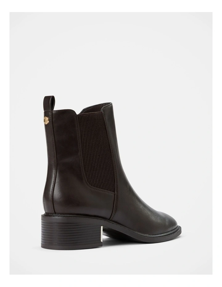 Imogen Chelsea Boots in Brown image 3