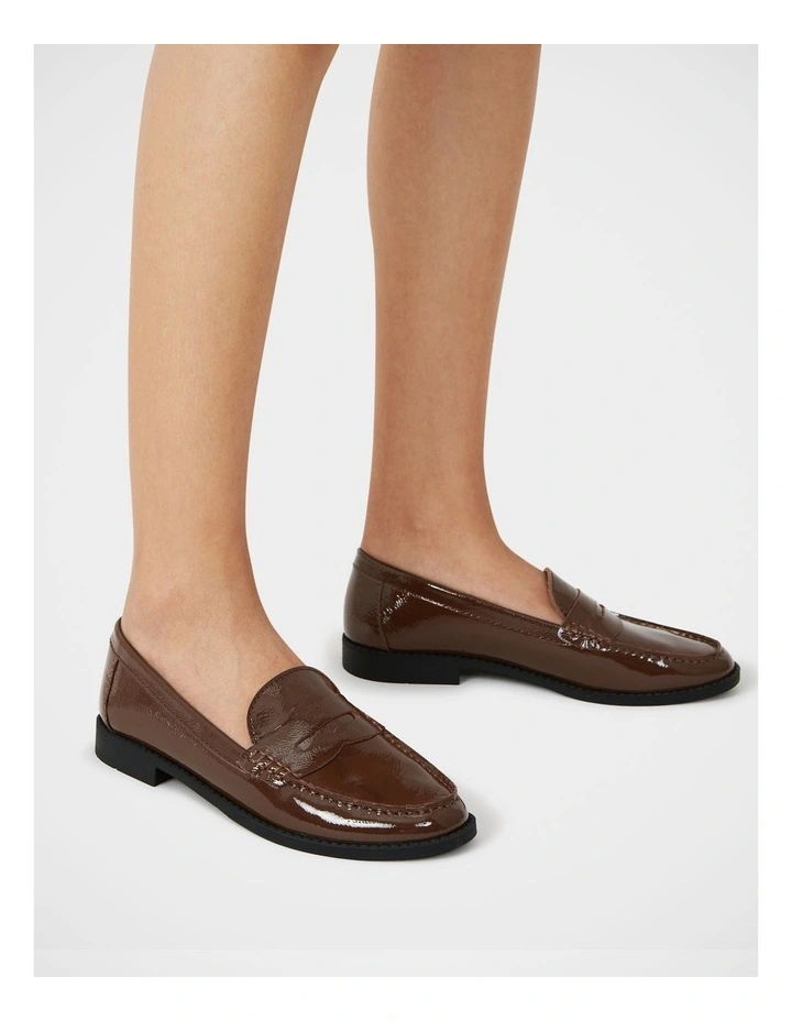 Burke Shiny Leather Loafer In Syrup image 7