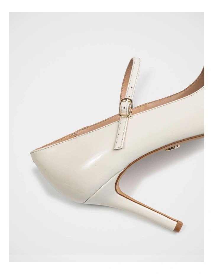 Ryver Leather Pump in Off White image 3
