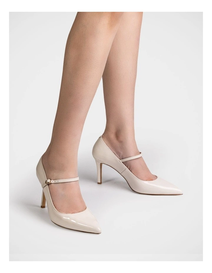 Ryver Leather Pump in Off White image 7