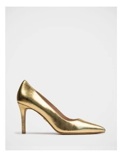 Ravyn Metallic Leather Pump Shoe in Gold