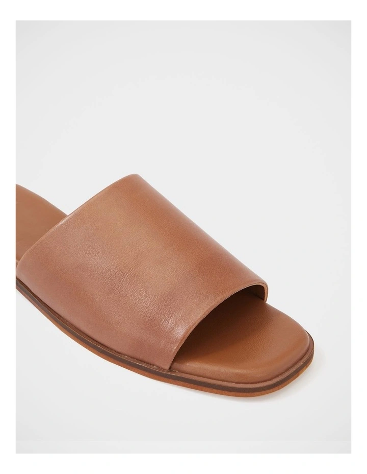Doro Leather Slide in Dark Cognac image 3
