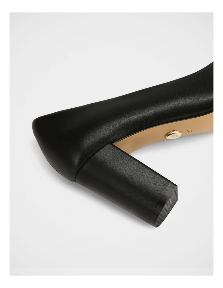 Sara Leather Pump in Black image 3