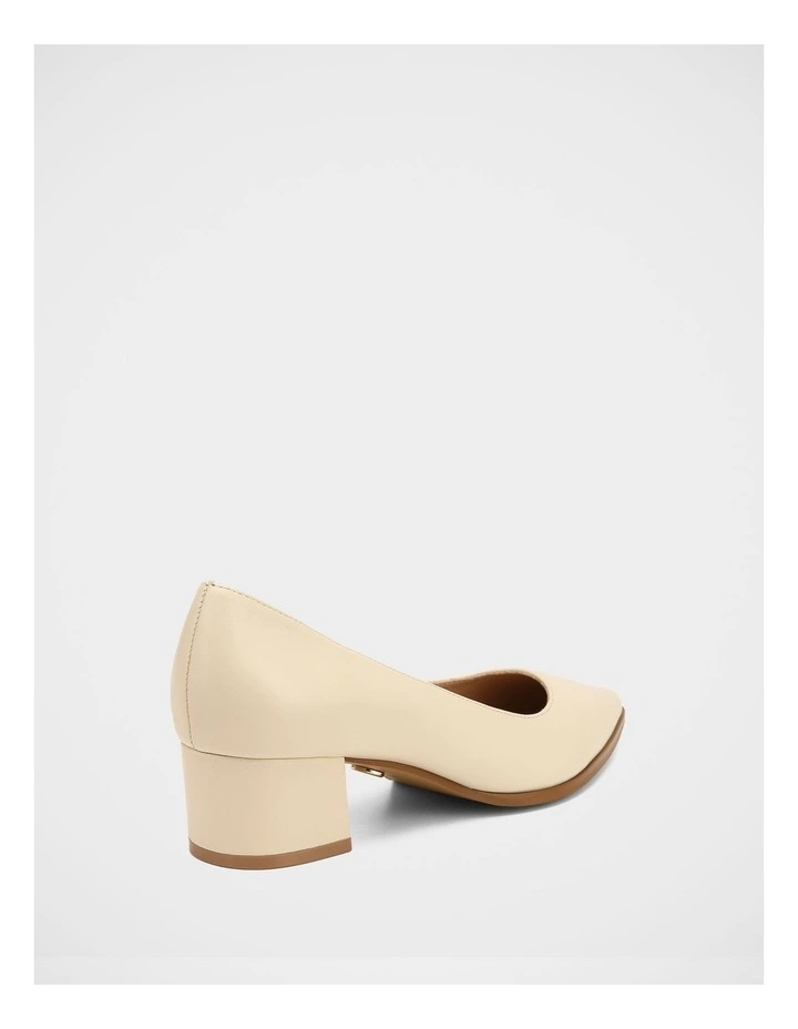 Fae Leather Pump in Vintage Ivory image 4