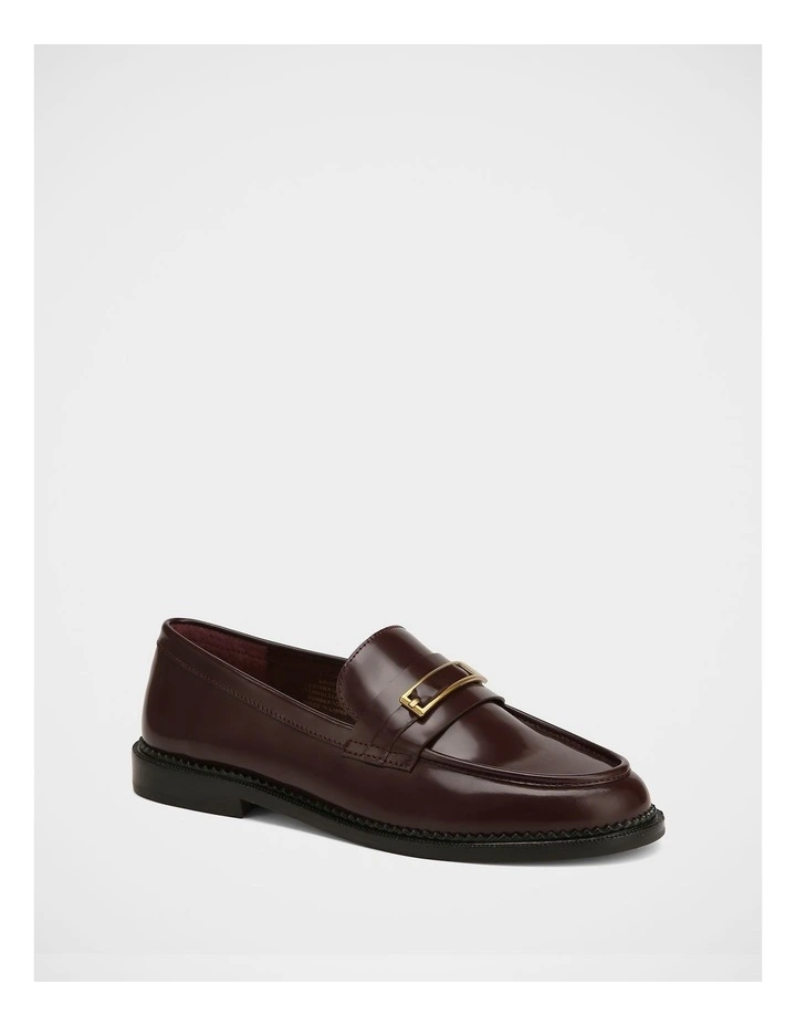 Bennett Leather Loafer in Plum image 2