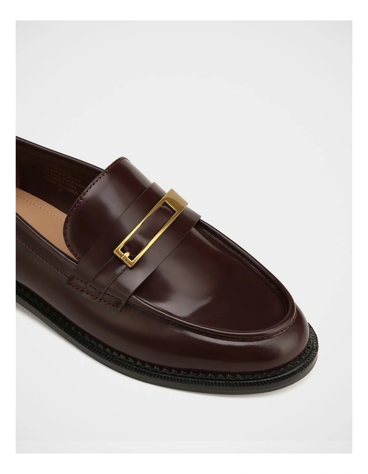 Bennett Leather Loafer in Plum image 3