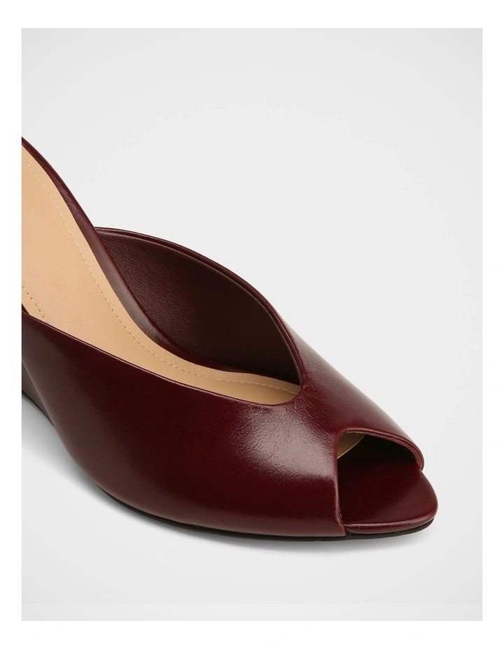 Rio Leather Wedges in Berry image 3