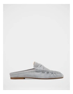 Bronn Suede Leather Lackless Loafers in Soft Blue