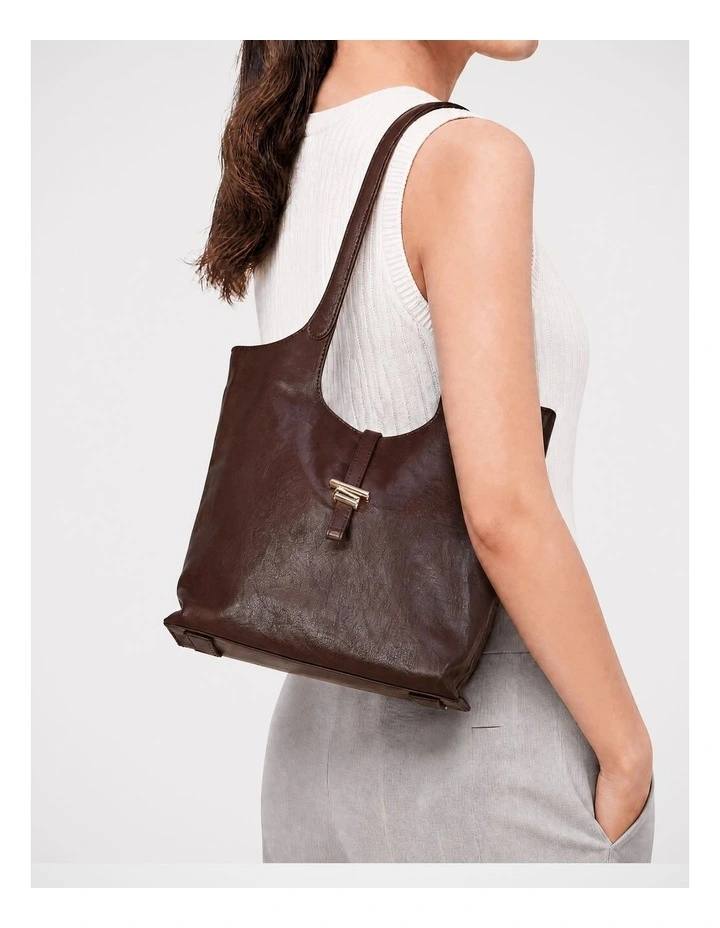 June Leather Shoulder Bag in Brown image 4