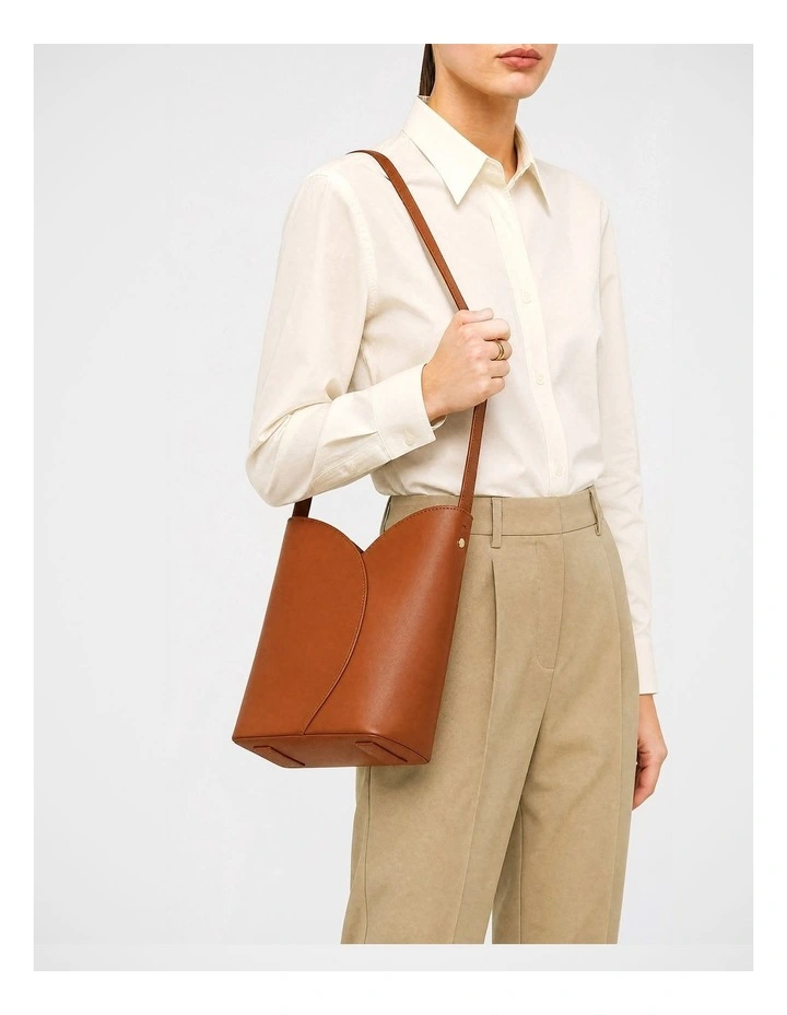 Hayes Leather Shoulder Bag in Tan image 4