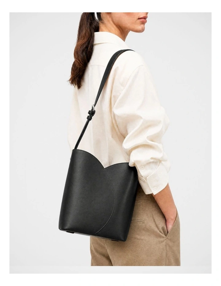 Hayes Leather Shoulder Bag in Black image 3