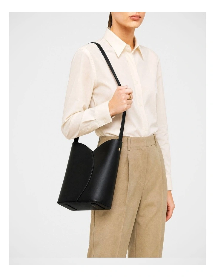 Hayes Leather Shoulder Bag in Black image 4