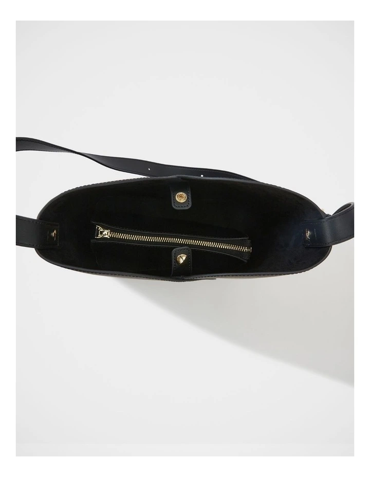 Hayes Leather Shoulder Bag in Black image 5