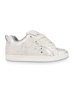 Court Graffik Skate Shoes in Lily White