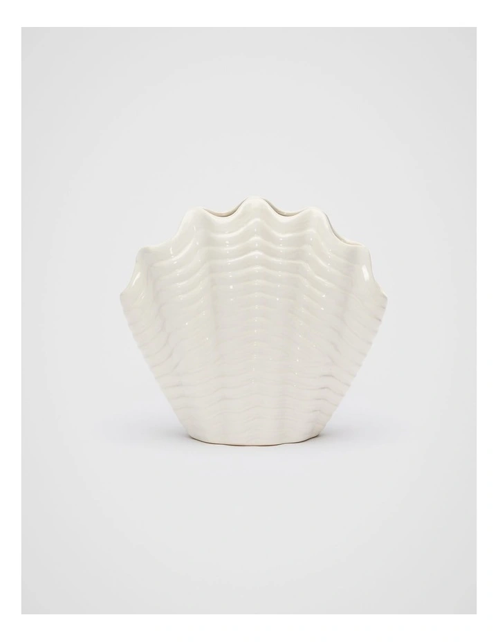 Shell Vase in Cloud Cream image 1