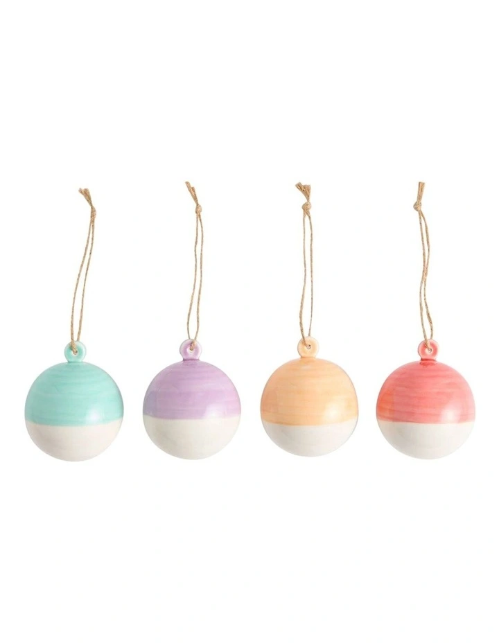 1815 Christmas Round Ornament Set of 4 in Multi image 2