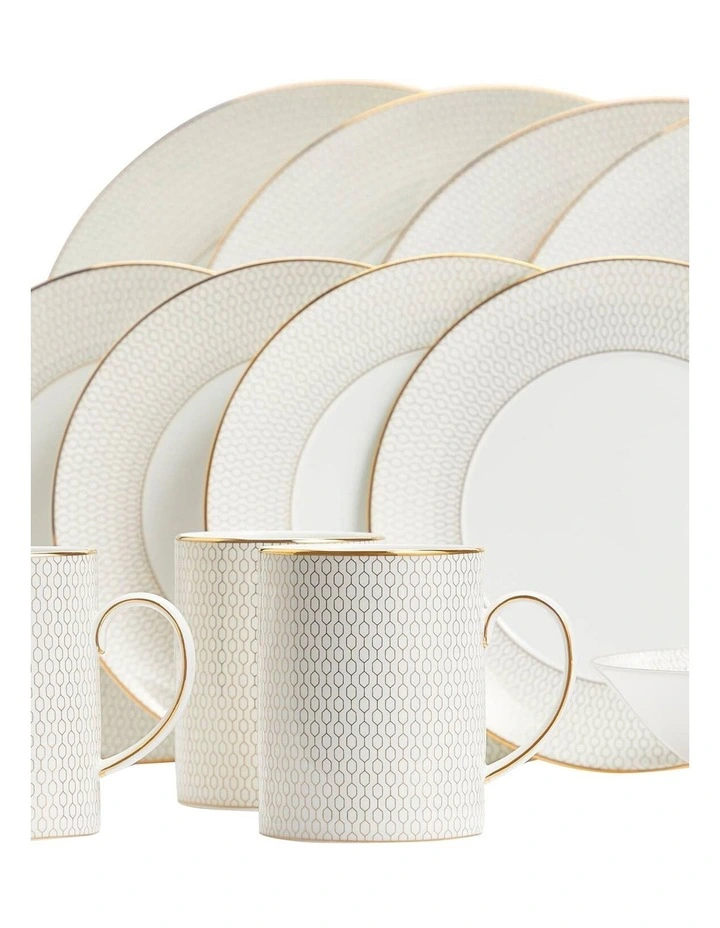 Dinnerware Set 16 Pieces in Gold image 2