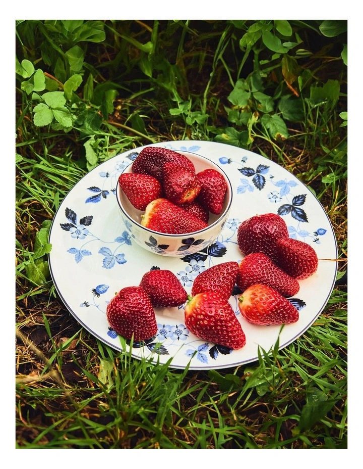 Wild Strawberry Plate 27.3cm in Inky Blue image 2