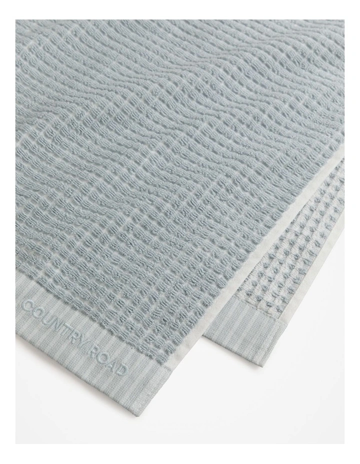 Luma Australian Cotton Bath Towel in Pale Chambray image 2