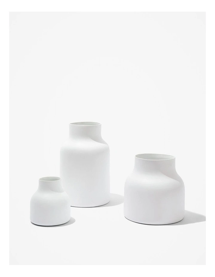 Dane Ceramic Medium Vase in Snow image 3