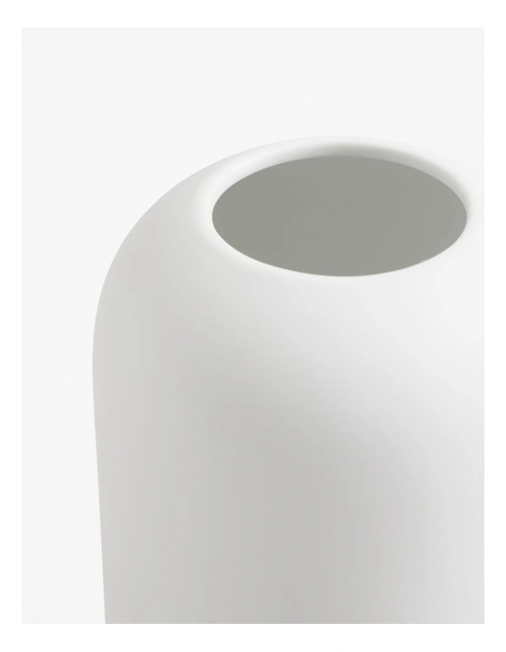 Narooma Small Vase in Snow image 3