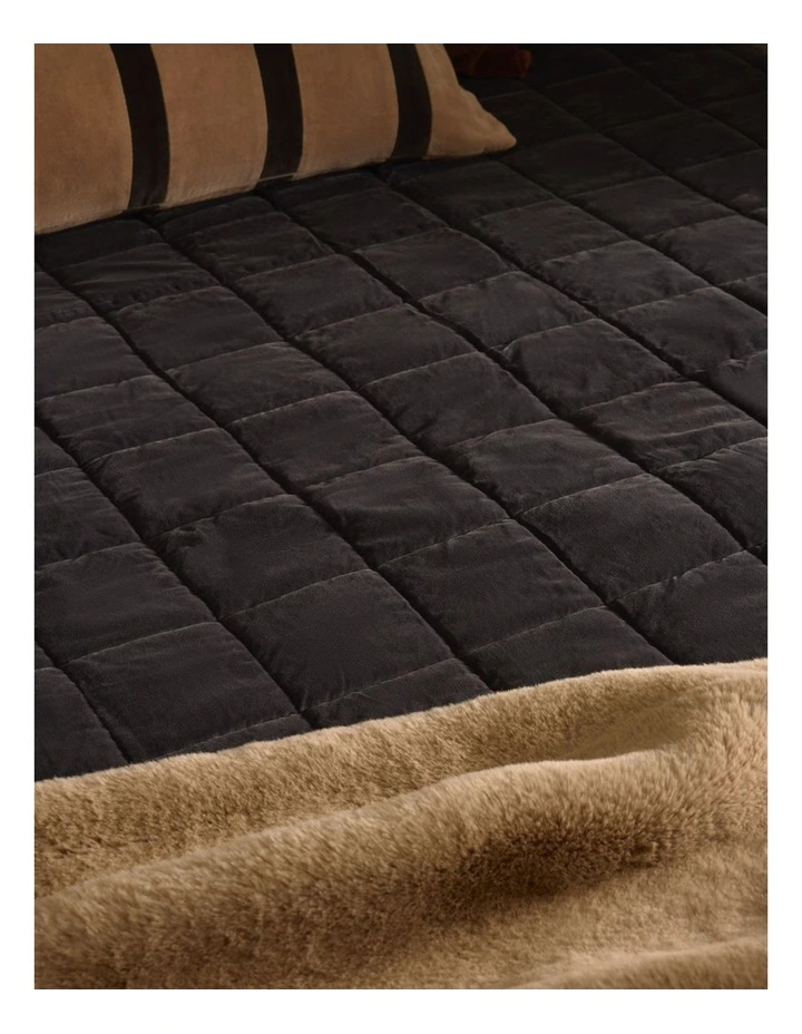 Elm Bed Cover in Bermuda image 4