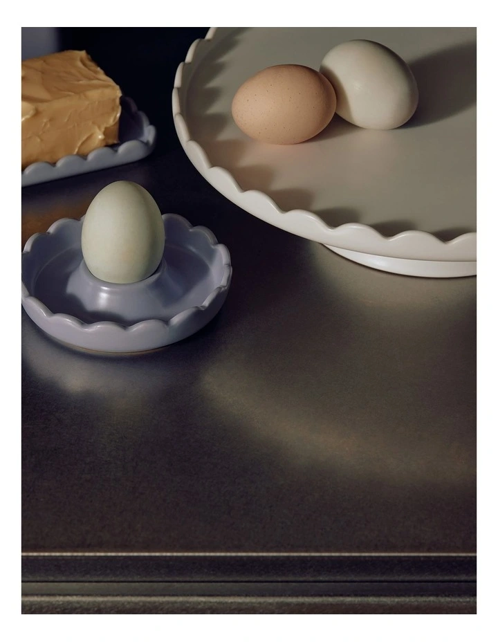 Poppy Egg Cup in Icing image 2