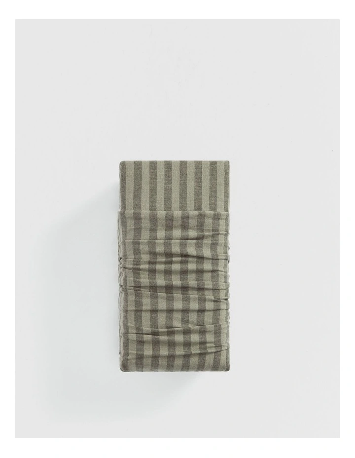 Osman Queen Fitted Sheet in Juniper image 3