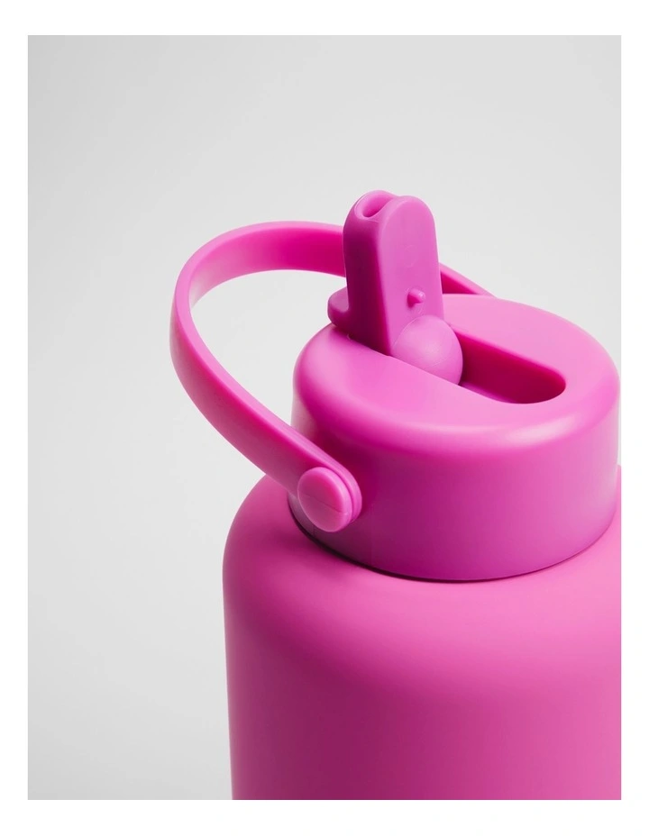 Rein Drink Bottle in Grape image 2