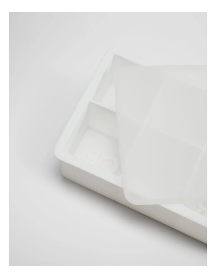 Flynn Ice Cube Tray in Snow image 3