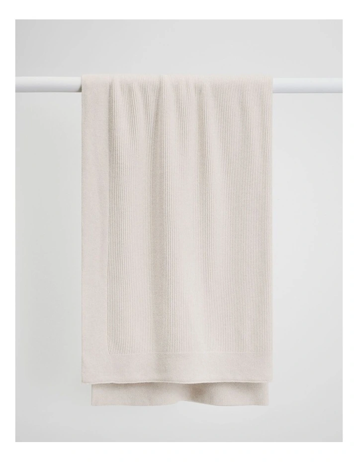 Gard Knit Throw in Snow image 1