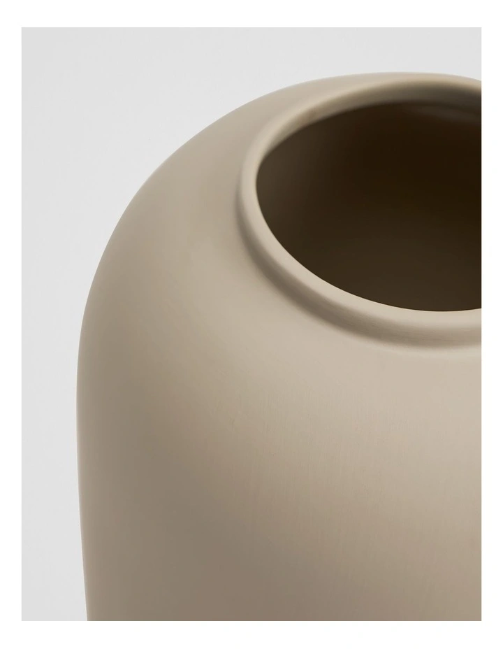 Dom Small Vase in Sand image 2