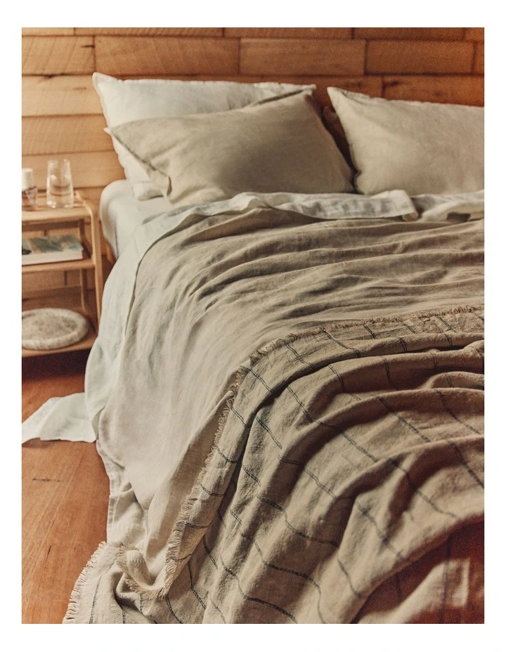 Skye Organically Grown Linen Standard Pillowcase Pair in Snow image 2