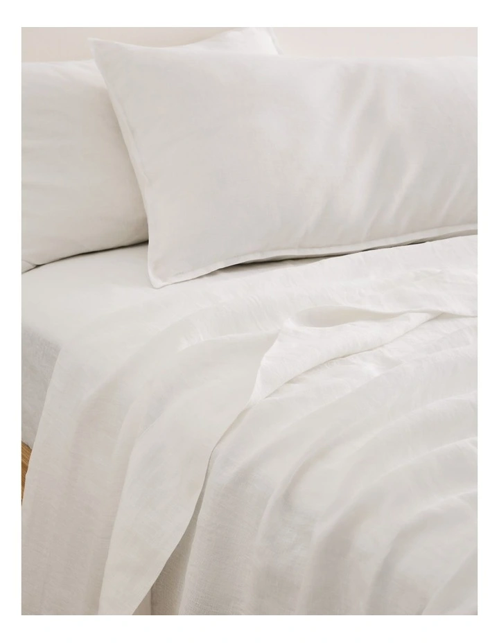 Skye Organically Grown Linen Queen Fitted Sheet in Snow image 2