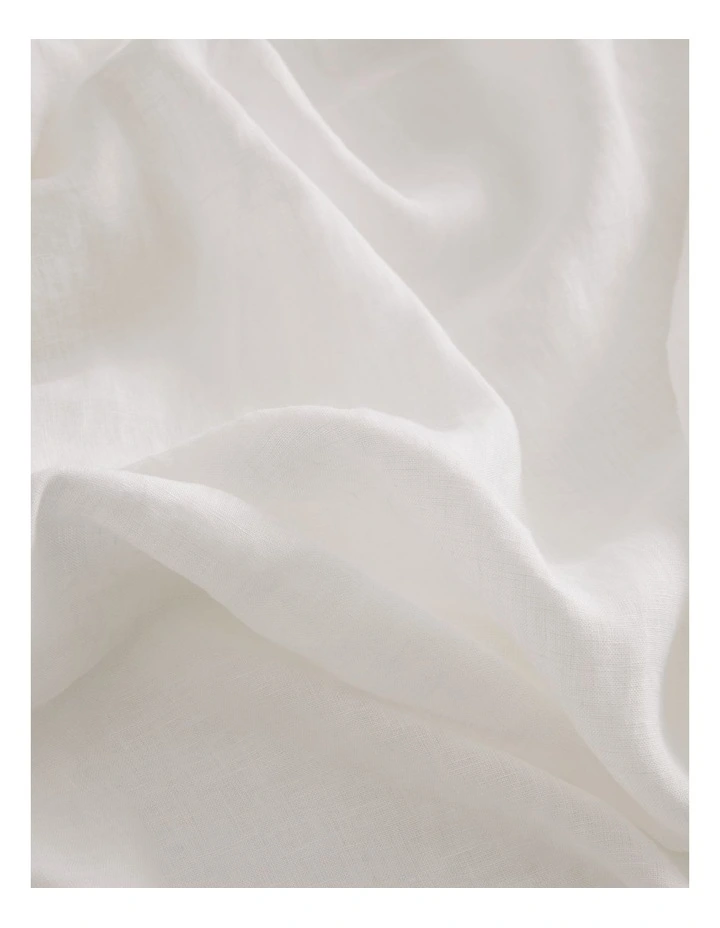 Skye Organically Grown Linen Queen Fitted Sheet in Snow image 4