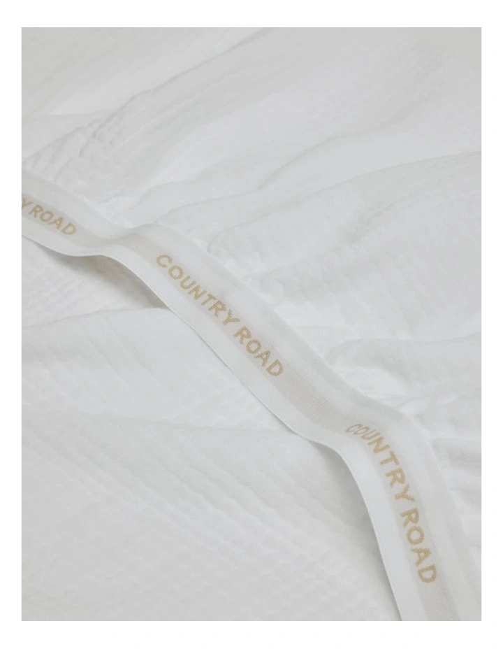 Lili Organically Grown Cotton Bassinet Sheet in Snow image 1
