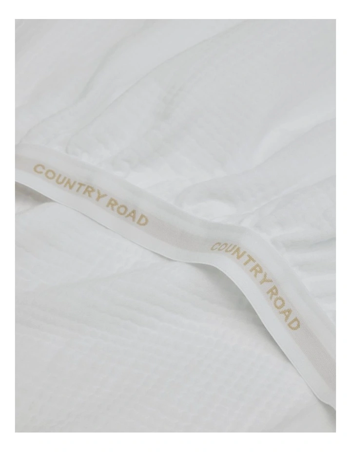 Lili Organically Grown Cotton Cot Fitted Sheet in Snow image 1